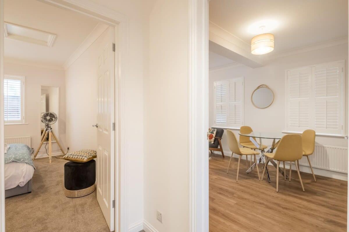 Lovely 1 Bed Apartment With Free Parking & Garden CBG Eksteriør bilde