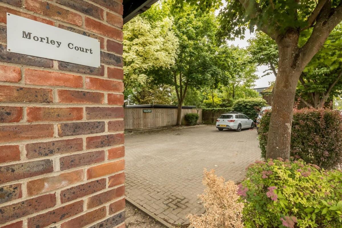 Lovely 1 Bed Apartment With Free Parking & Garden CBG Eksteriør bilde